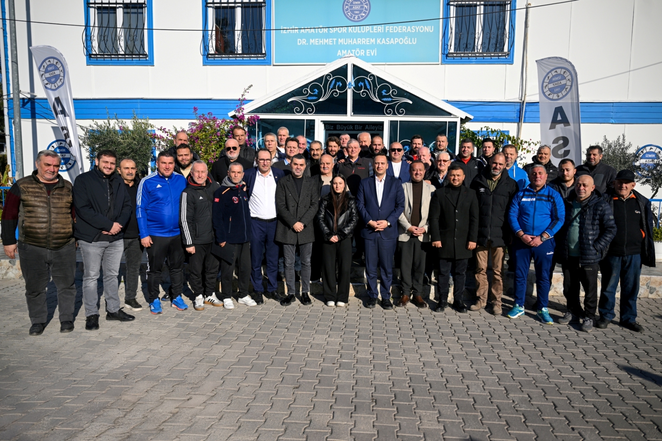 Bornova Belediye Başkanı Ömer Eşki, amatör spor kulüpleriyle bir araya