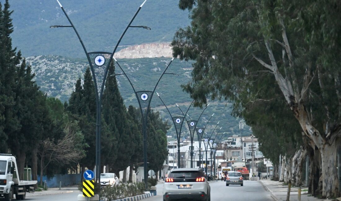 Bornova Belediyesi’nin Pınarbaşı’nda yürüttüğü kapsamlı yol ve çevre düzenleme çalışmalarıyla