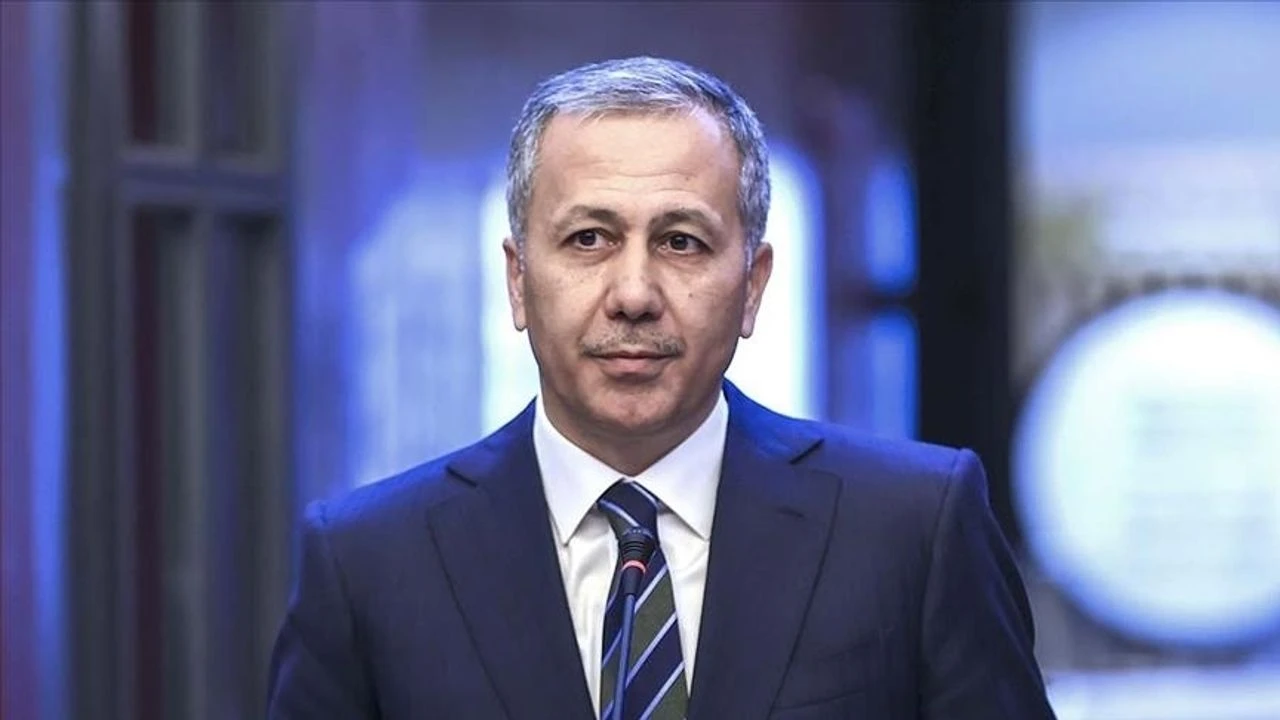 İzmir’de sabah saatlerinde düzenlenen geniş çaplı uyuşturucu operasyonunda 500’ü aşkın