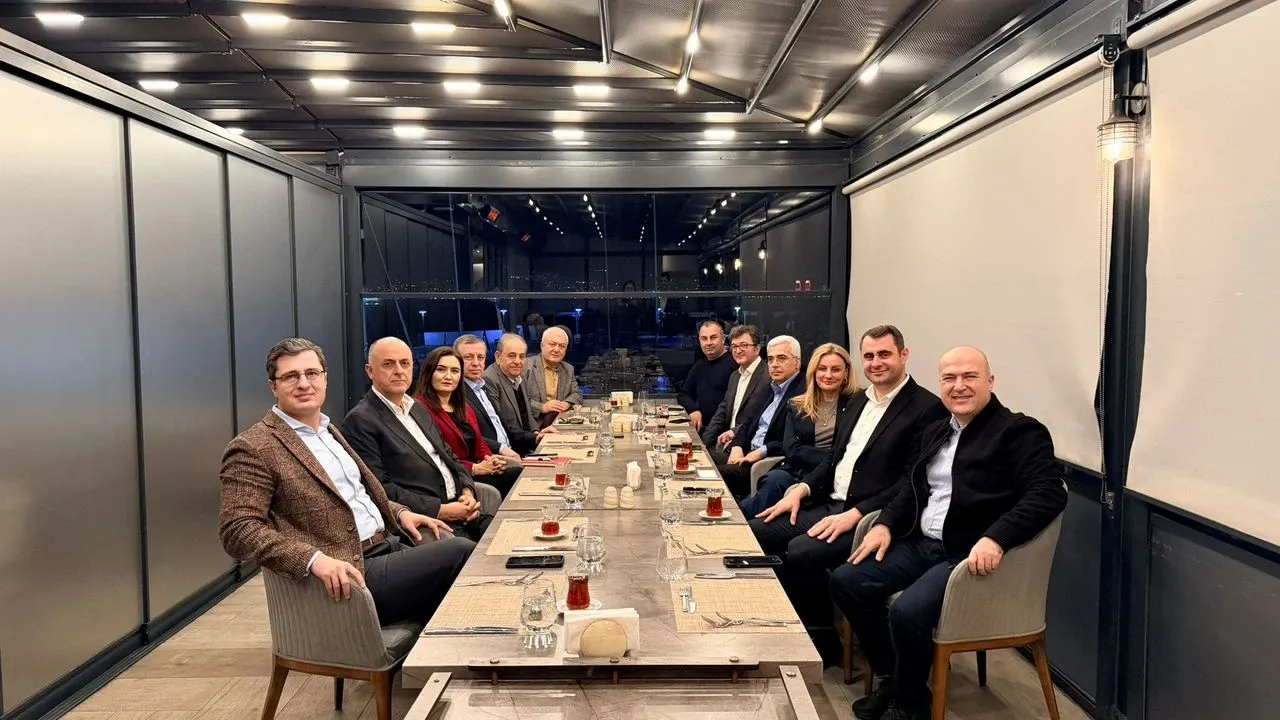 CHP İzmir Milletvekilleri, İl Başkanı Çağatay Güç liderliğinde İzmir Marina’da