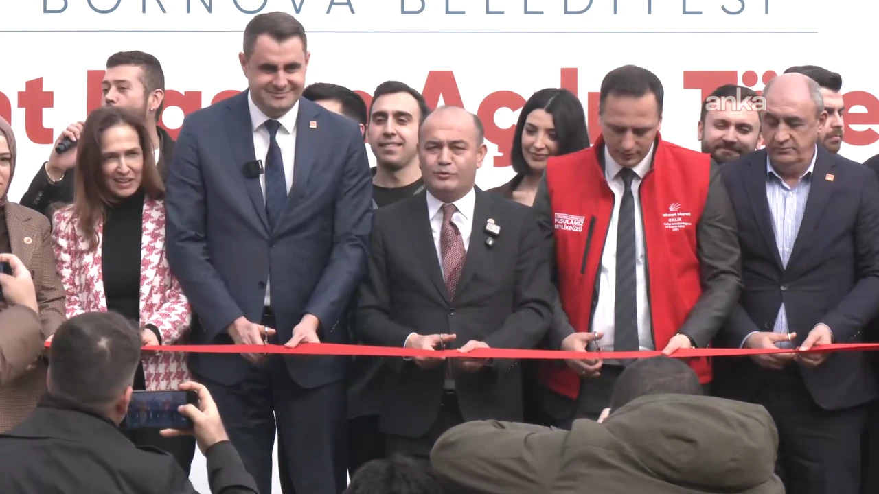 Bornova Belediyesi’nin yoksulluğa karşı hayata geçirdiği Halk Kasap’ın açılışında konuşan