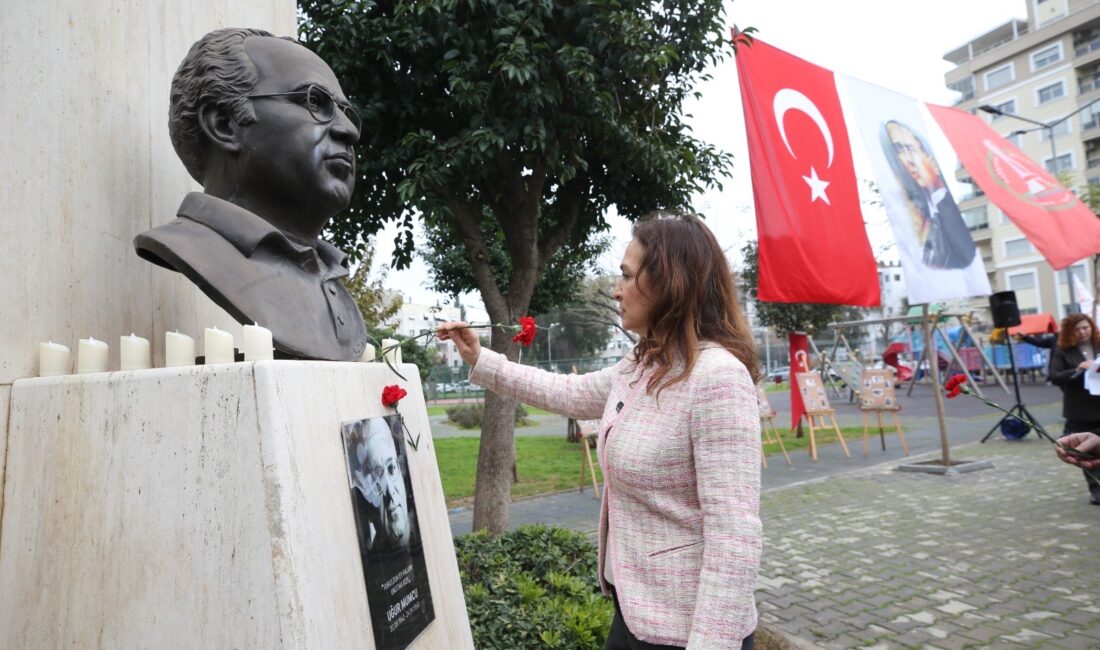 Araştırmacı gazeteci Uğur Mumcu, katledilişinin 33. yılında Karşıyaka Belediyesi’nin düzenlediği