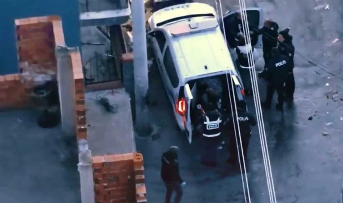 İzmir’de cumhuriyet tarihinin en büyük uyuşturucu operasyonunda 654 tutuklama! İzmir merkezli 11 ilde gerçekleştirilen dev uyuşturucu operasyonunda, teknoloji üzerinden