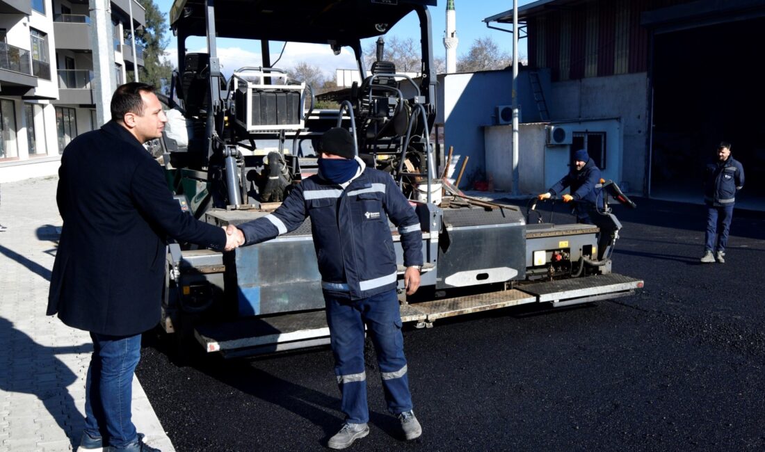 Bornova’da yollar yenileniyor: Başkan Eşki Işıkkent ve Pınarbaşı’nda çalışmaları inceledi Bornova Belediye Başkanı Ömer Eşki, ilçe genelinde devam eden yol