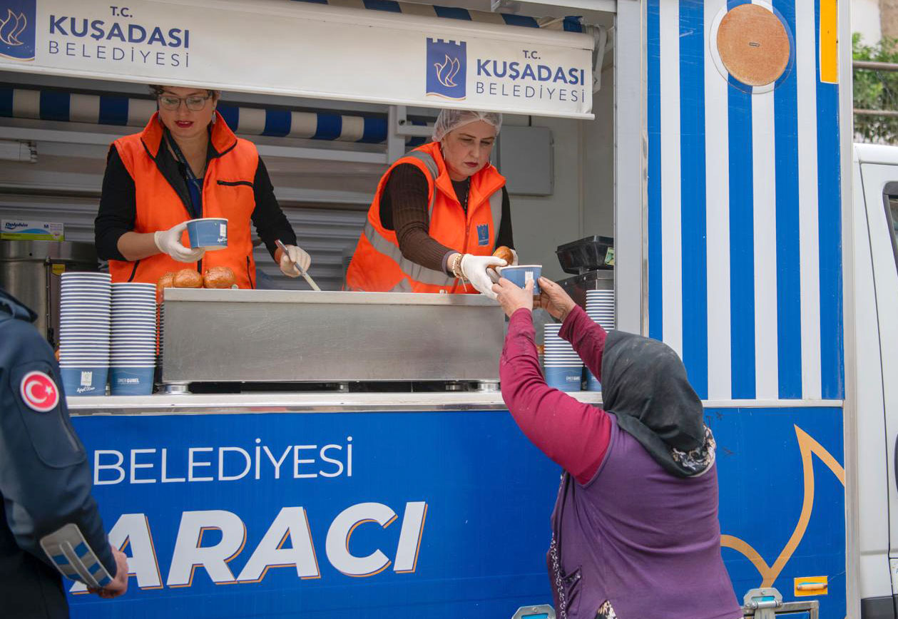 Kuşadası Belediyesi, ekonomik krizin etkilerini hafifletmek ve dayanışmayı büyütmek amacıyla