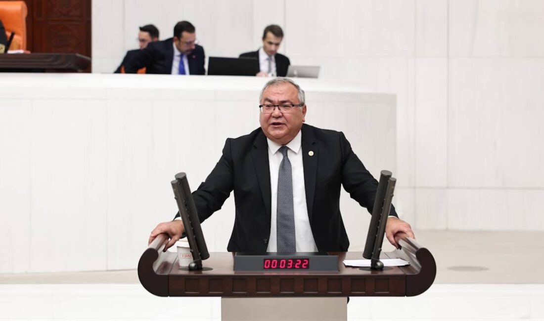 CHP’li Bülbül’den Çerçioğlu’na sert tepki: “Aday olsun, sandıkta hesaplaşalım” CHP Aydın Milletvekili Süleyman Bülbül, Özlem Çerçioğlu’nun Özgür Özel hakkında
