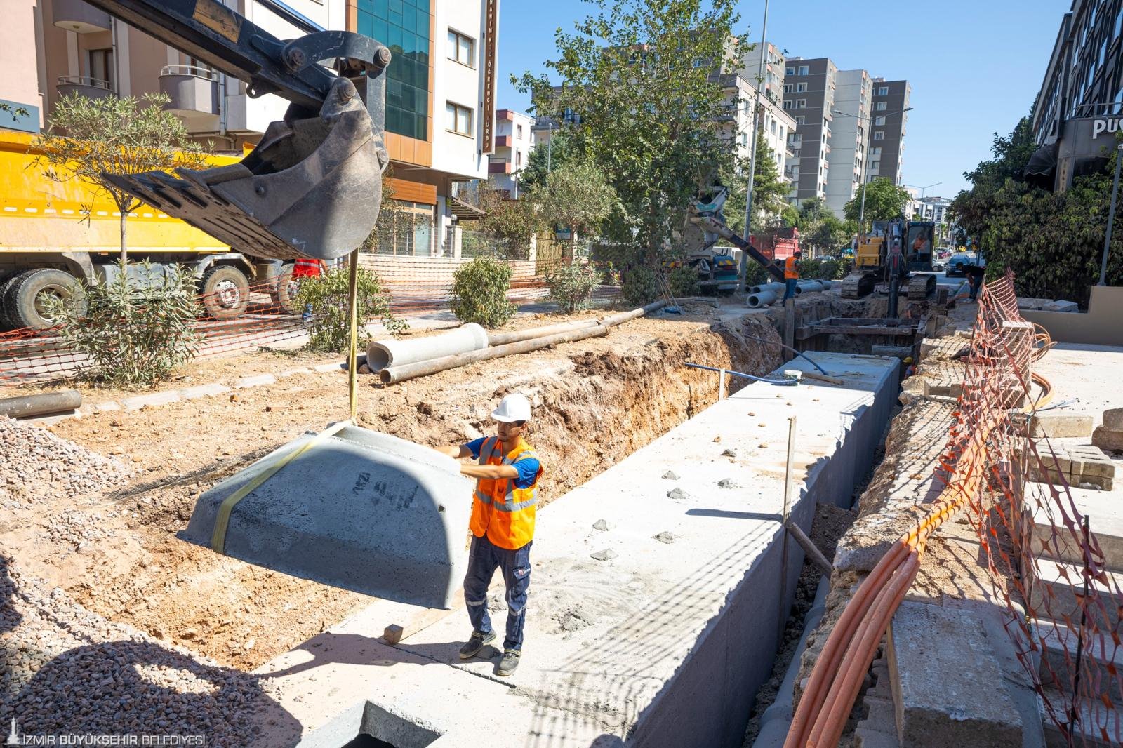 İZSU, 2026 yatırım programı kapsamında 12 ilçede 50 km yağmur