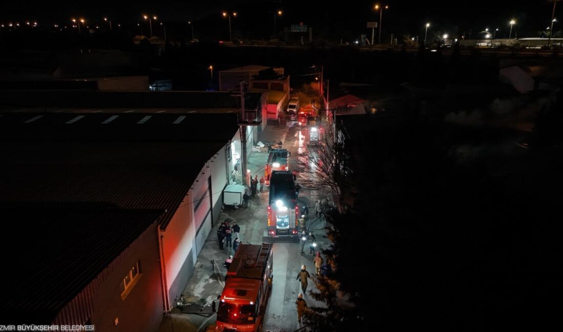 İzmir’in Buca ilçesinde bir mobilya atölyesinde çıkan yangın, itfaiyenin hızlı