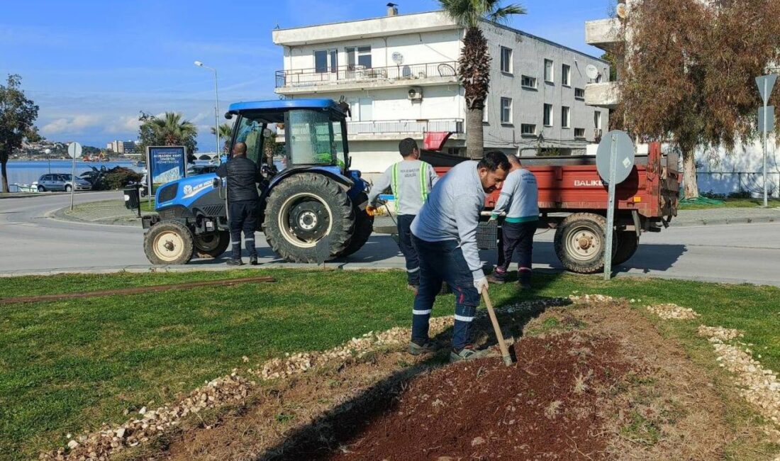 Ayvalık Belediyesi Park ve Bahçeler Müdürlüğü ekipleri, yaz kış demeden
