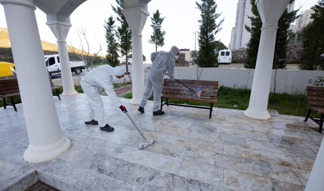Narlıdere Belediyesi’nden Ramazan öncesi ibadethanelerde kapsamlı temizlik Narlıdere Belediyesi, Ramazan ayı öncesinde ilçedeki camilerin avluları ve çevresinde