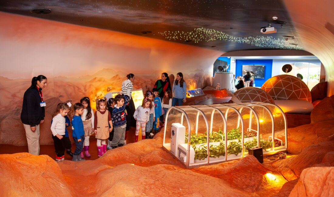 Karşıyaka Belediyesi anaokullarında eğitim gören 6 yaş grubu öğrenciler, Gaziemir’de