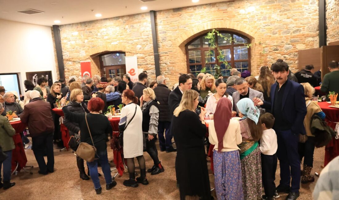 Efeler Belediyesi’nin ev sahipliğinde düzenlenen “Kanlı Bahçe 1919: Bir Milletin