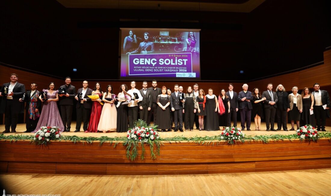 İzmir’de 18’incisi düzenlenen Ulusal Genç Solist Yarışması’nda genç opera sanatçıları