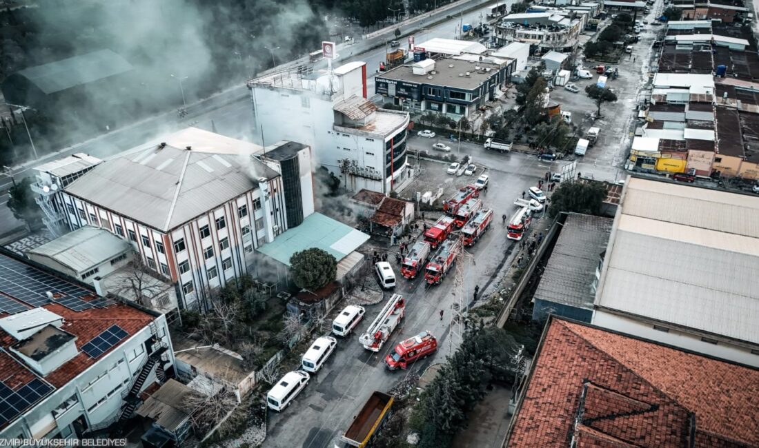 Bornova Kemalpaşa Caddesi’ndeki 5 katlı ayakkabı fabrikasında çıkan yangın itfaiyenin
