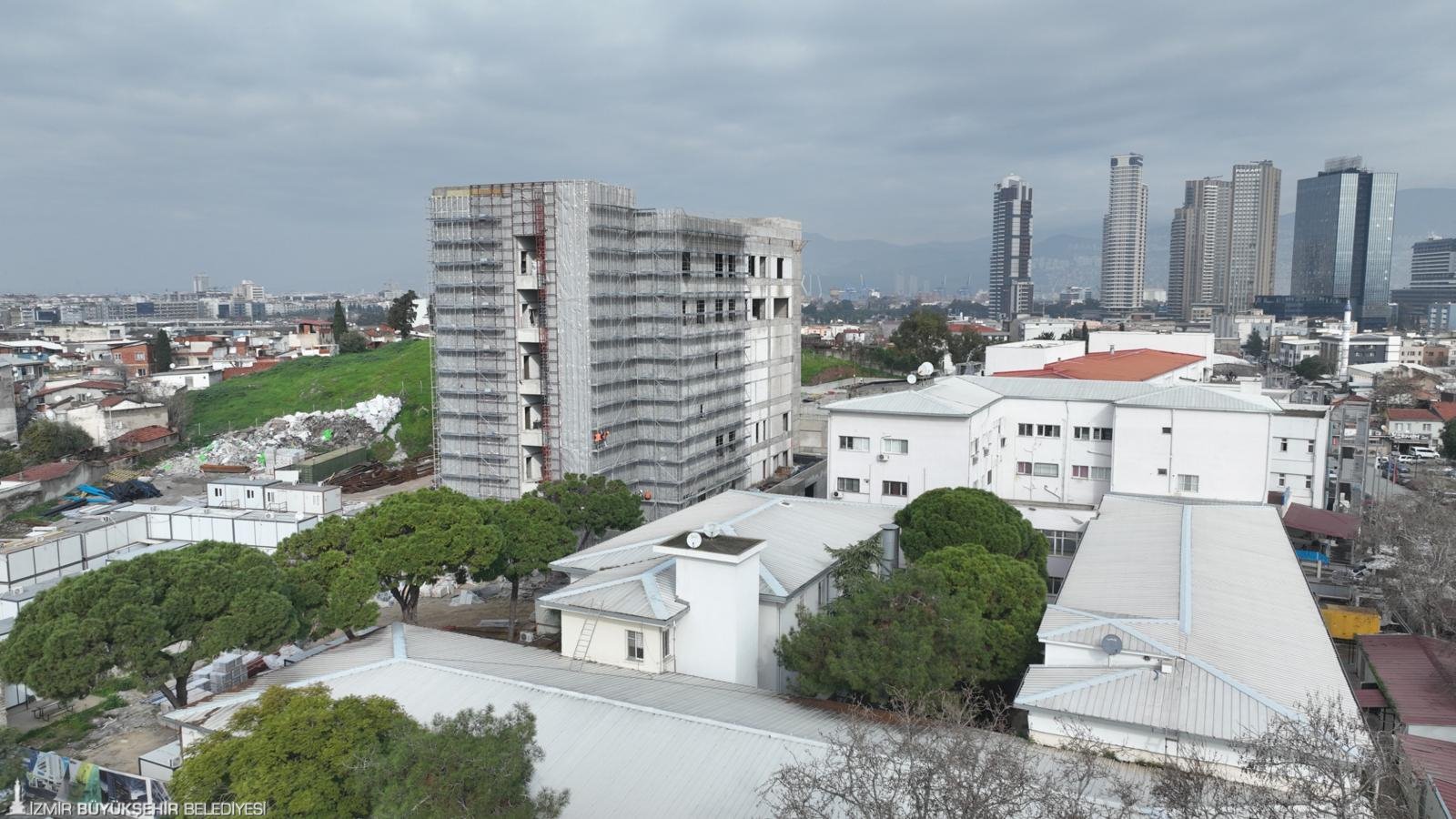 Türkiye’nin ilk ve tek belediye hastanesi olan İzmir Büyükşehir Belediyesi