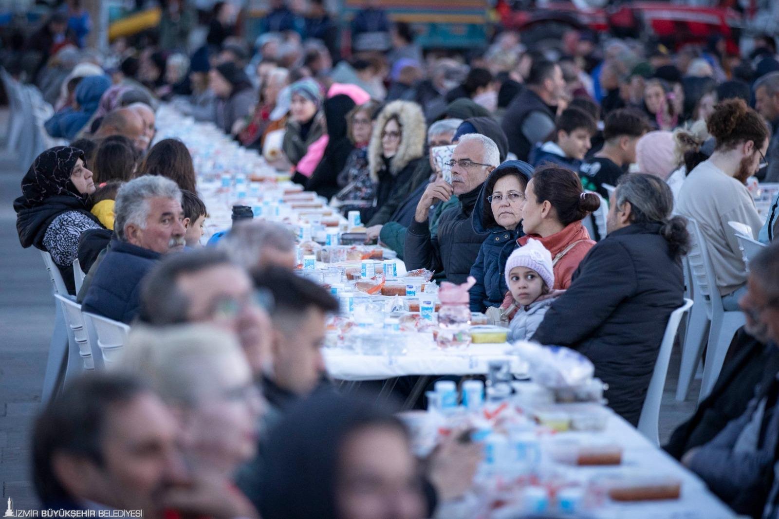 İzmir Büyükşehir Belediyesi, ramazan ayında birlik, bereket ve dayanışmayı büyütmek