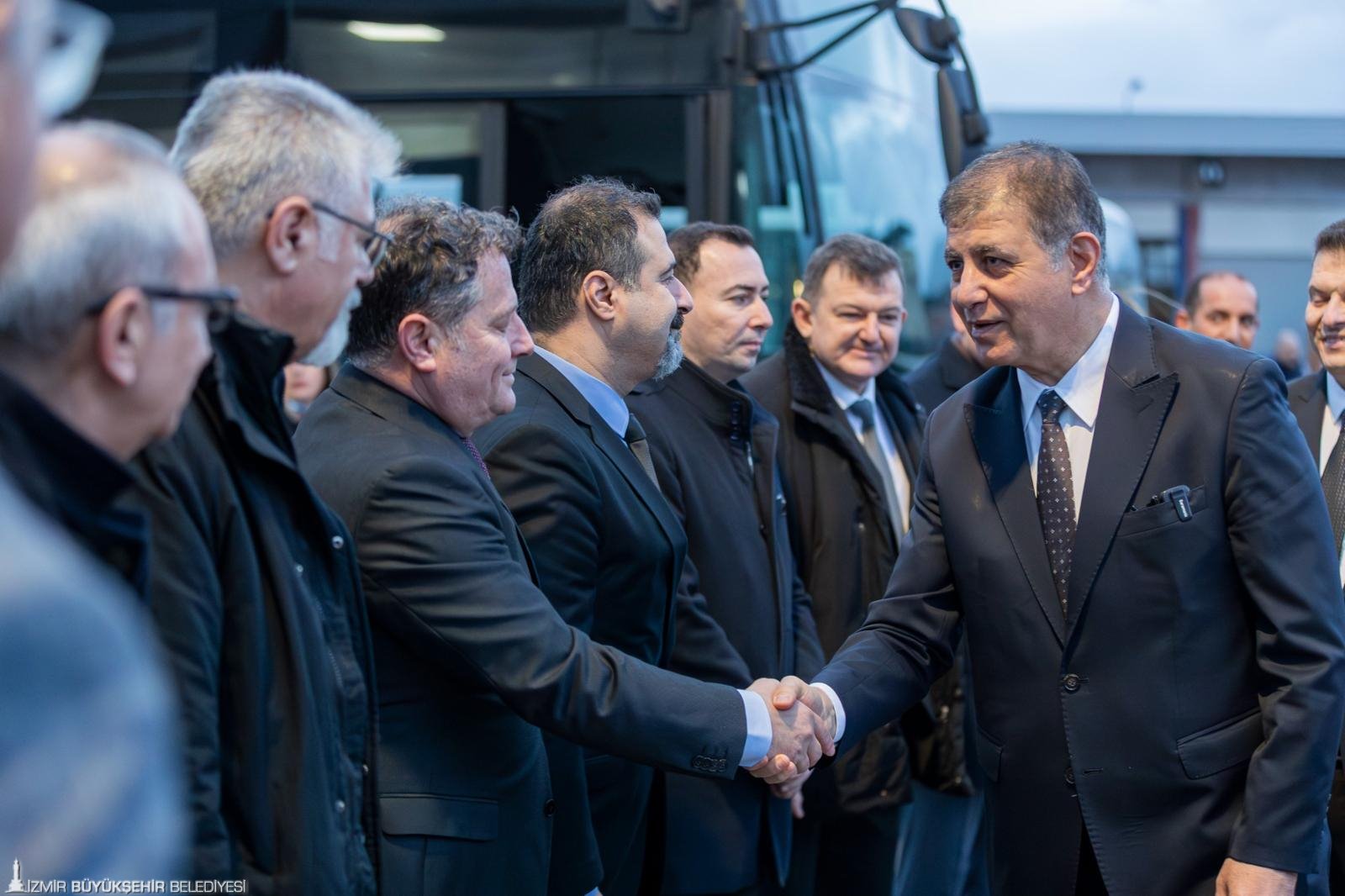 İzmir Büyükşehir Belediye Başkanı Dr. Cemil Tugay, ESHOT personeliyle kahvaltıda