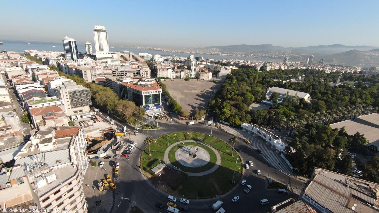 İzmir Büyükşehir Belediyesi’nin Güçbirliği Holding’e açtığı Basmane Çukuru davasında mahkeme,
