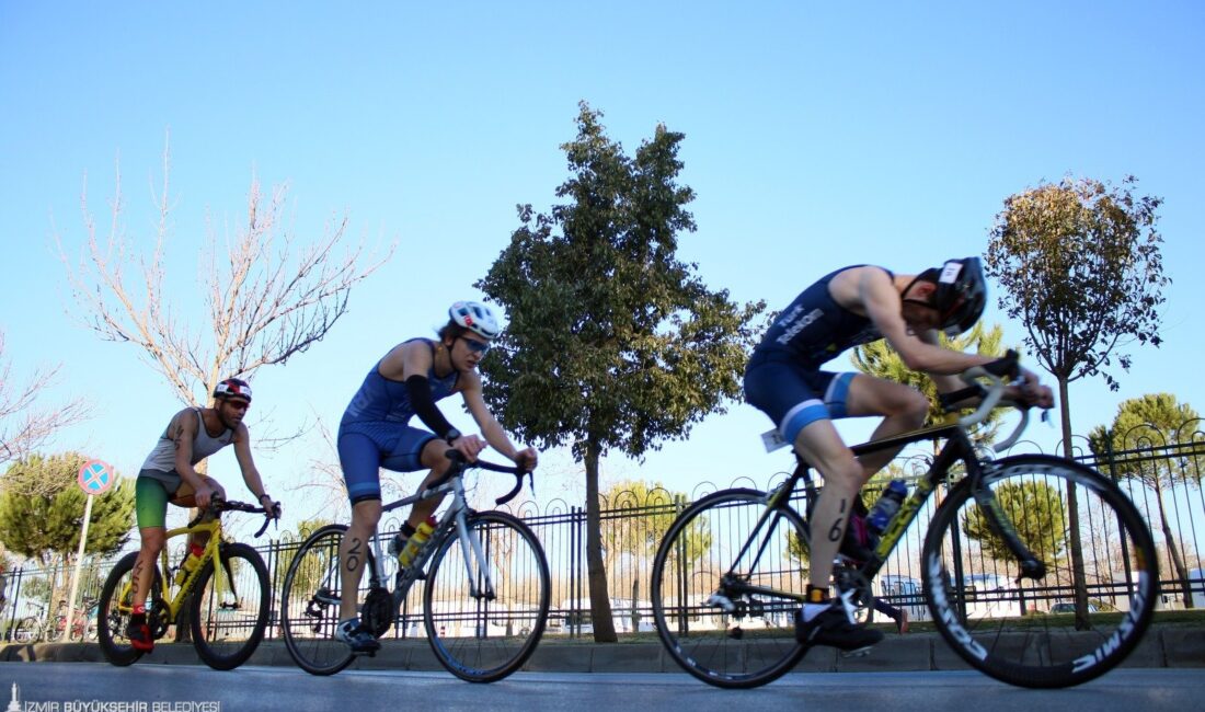 İzmir Duatlonu Türkiye Kupası için geri sayım başladı İzmir Büyükşehir Belediyesi ve Türkiye Triatlon Federasyonu iş birliğiyle 14-15