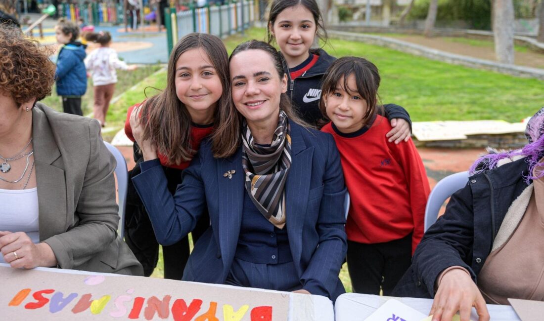 İzmir Büyükşehir Belediyesi, 8 Mart Dünya Kadınlar Günü etkinliklerini kentin
