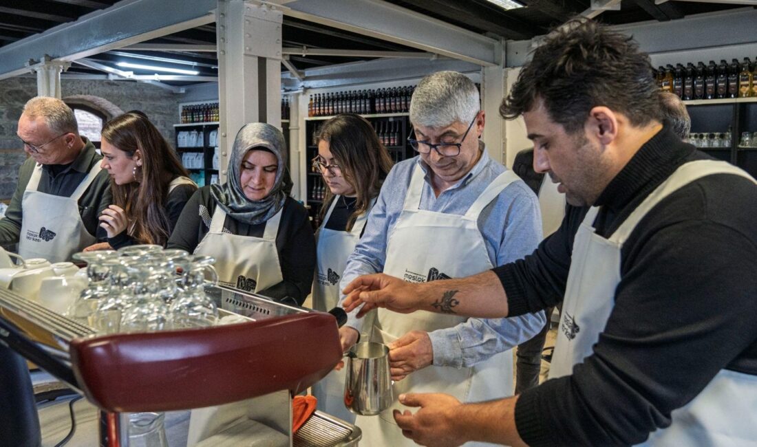 İzmir Büyükşehir Belediyesi Meslek Fabrikası, 29 merkezde 5 bin 800