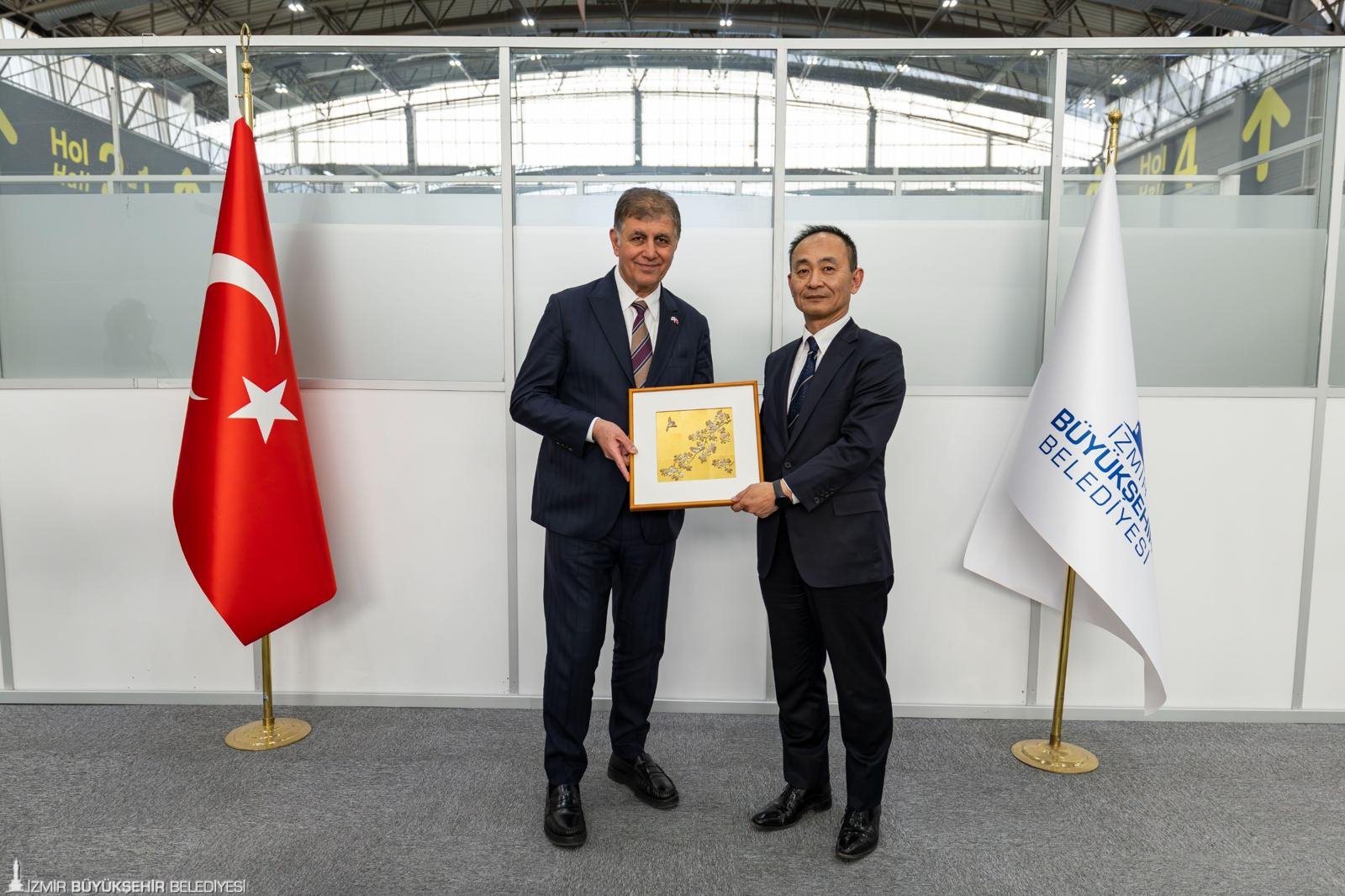 İzmir Büyükşehir Belediye Başkanı Cemil Tugay, Japonya’nın İstanbul Başkonsolosu Iwama