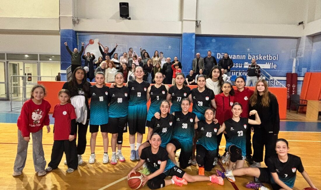 Bayraklı’nın gurur tablosu: Genç takım İzmir şampiyonu oldu Bayraklı Belediyesi Spor Kulübü U14 Kız Basketbol Takımı, sezonu namağlup