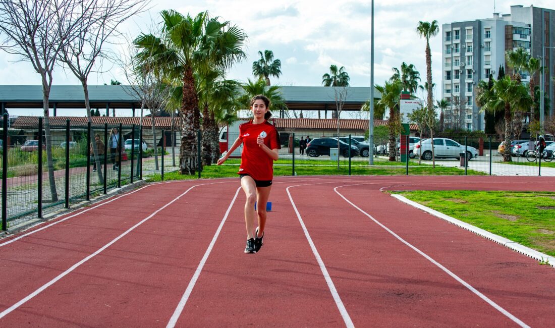 Karşıyaka Belediyesi Spor Kulübü sporcusu İrem Yolaçan, Nejat Kök U16