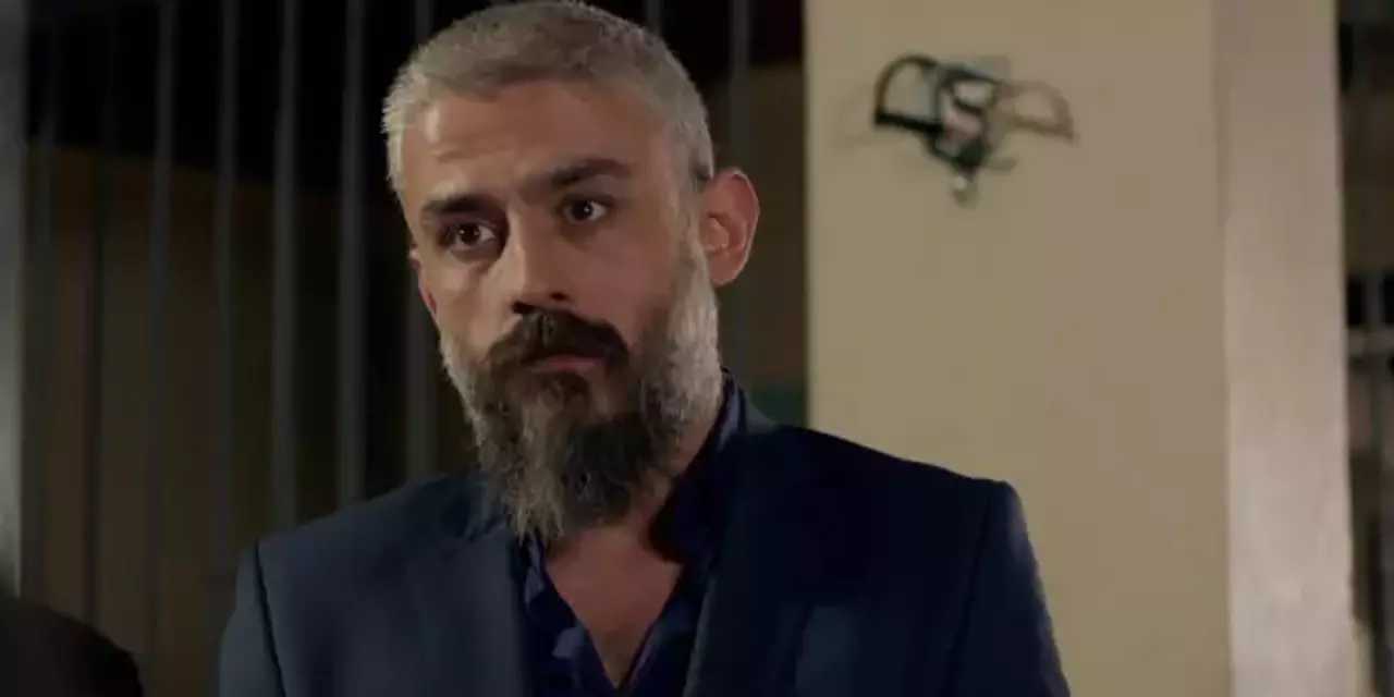 Oyuncu Kanbolat Görkem Arslan, gece yarısı evinde fenalaşarak hastaneye kaldırıldı.