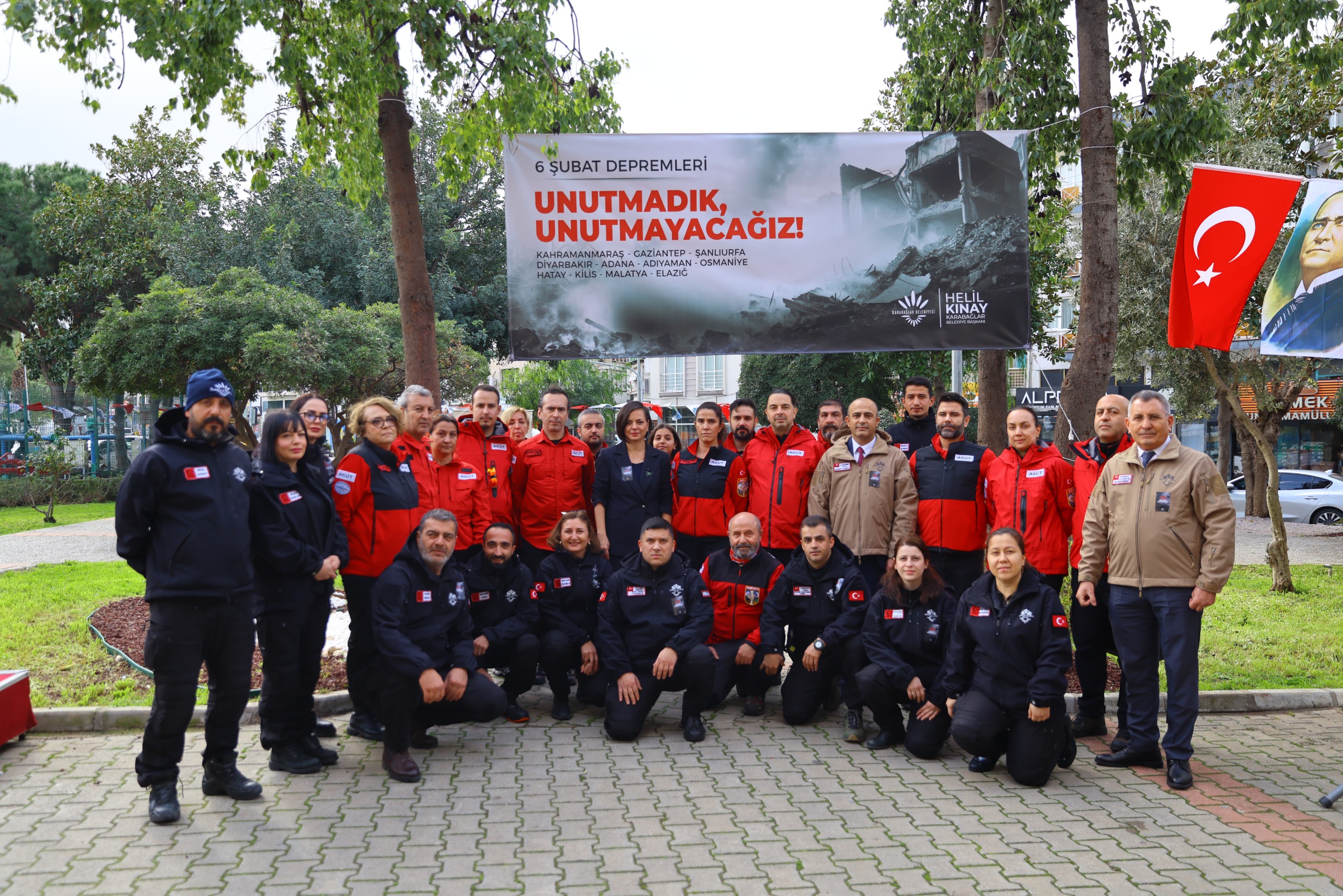 Karabağlar Belediyesi, 6 Şubat depremlerinin yıl dönümünde düzenlediği panel ve