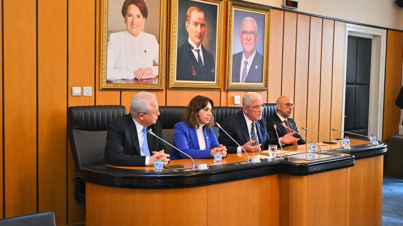 İYİ Parti İzmir İl Başkanı Ülkü Doğan, Genel Başkan Müsavat