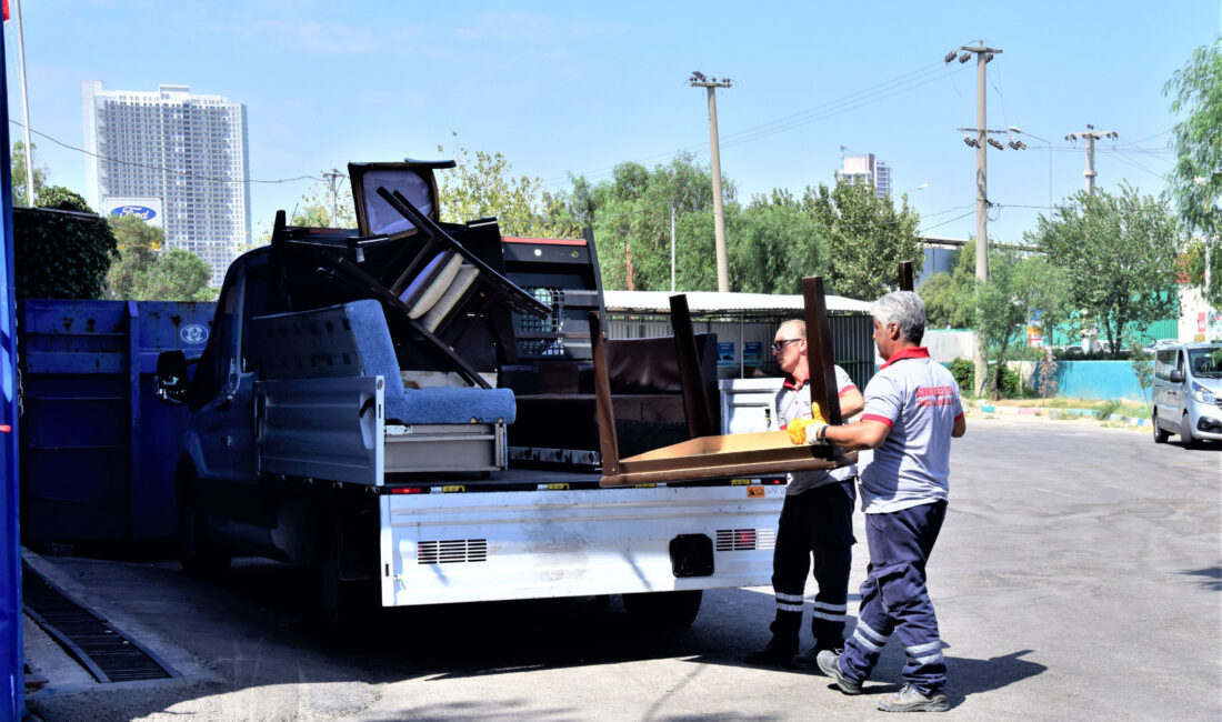 Bornova’da dayanışma seferberliği: Askıda Eşya kampanyası sel mağdurlarına umut oluyor Bornova Belediyesi’nin sel mağdurları için başlattığı Askıda Eşya kampanyası kapsamında