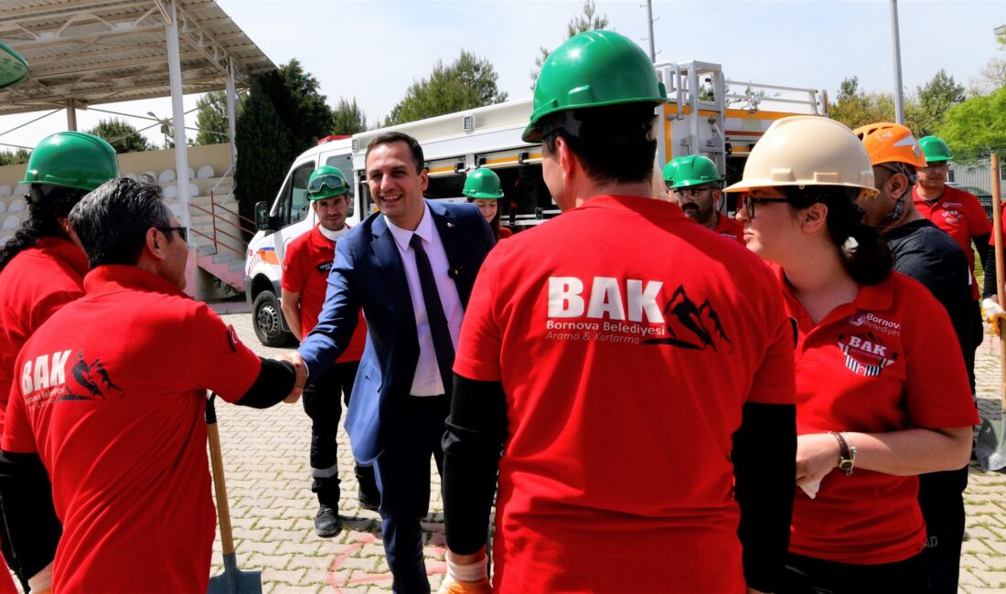 Bornova’nın arama kurtarma gücü akredite oldu Bornova Belediyesi Arama Kurtarma Ekibi (BAK), AFAD akreditasyon sürecini tamamlayarak