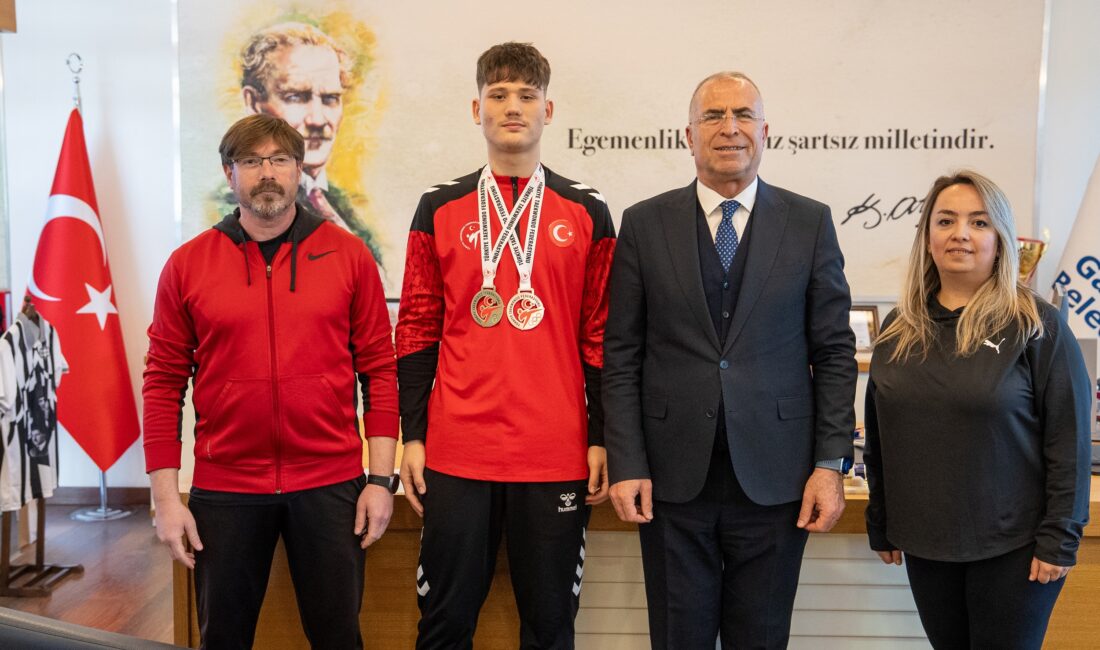 Gaziemirli taekwondocu Türkiye şampiyonu oldu Gaziemir Belediyesi Spor Kulübü sporcusu Mustafa Bilgehan Kunter, Batı Grubu