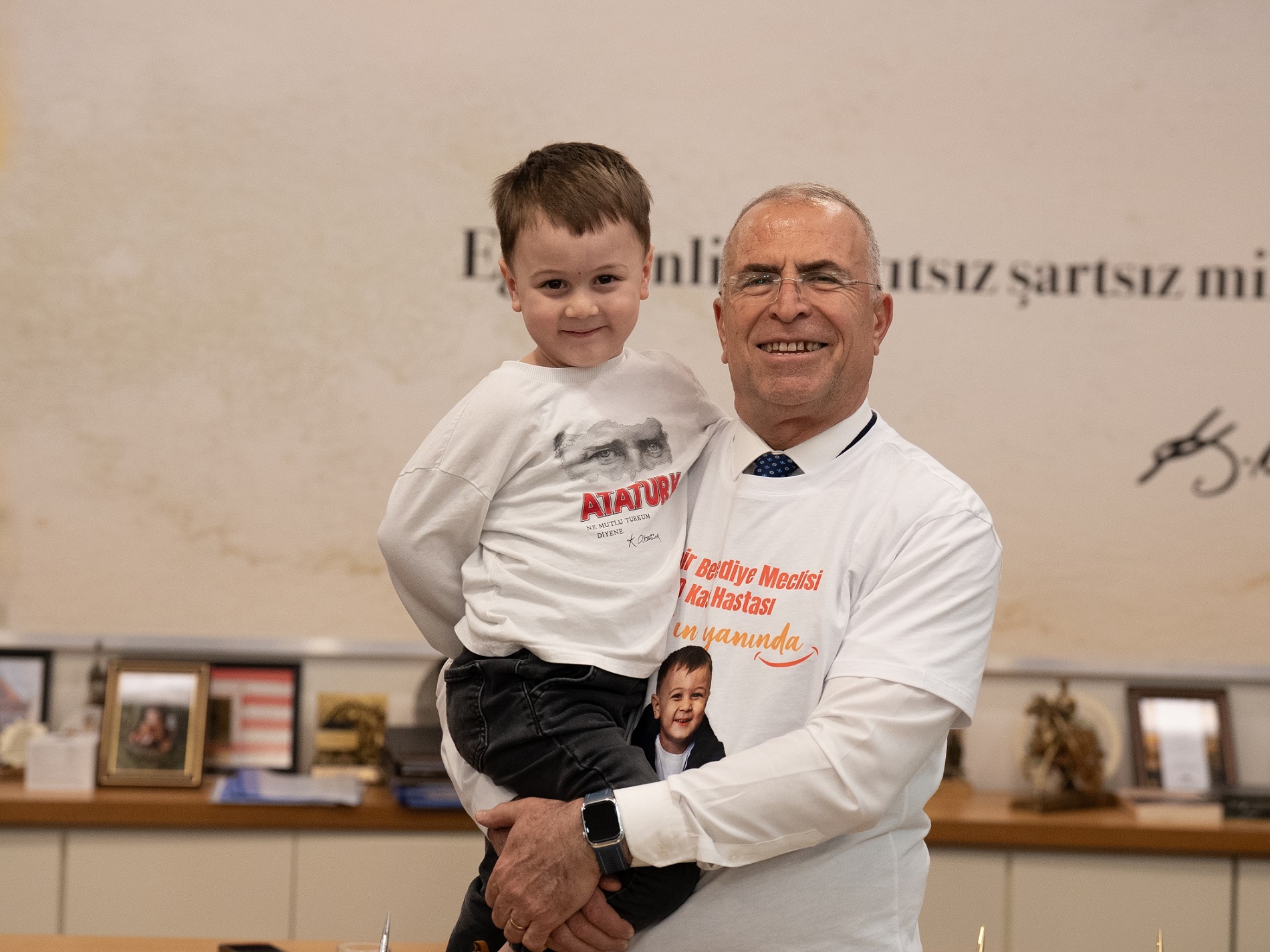 Gaziemir Belediye Meclis üyeleri, DMD kas hastası Giray Aslan için