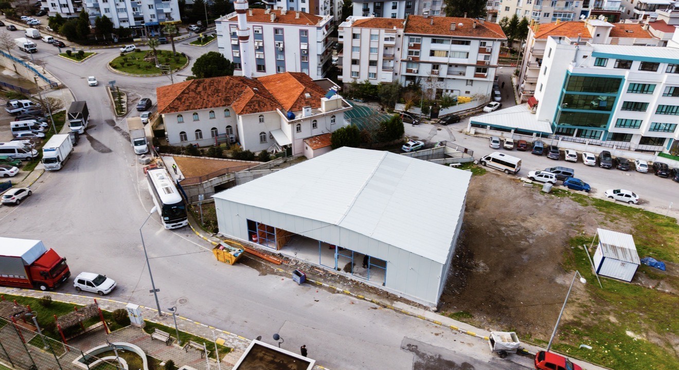 Balçova Belediyesi’nin sosyal belediyecilik anlayışıyla hayata geçirdiği Market in Balçova,