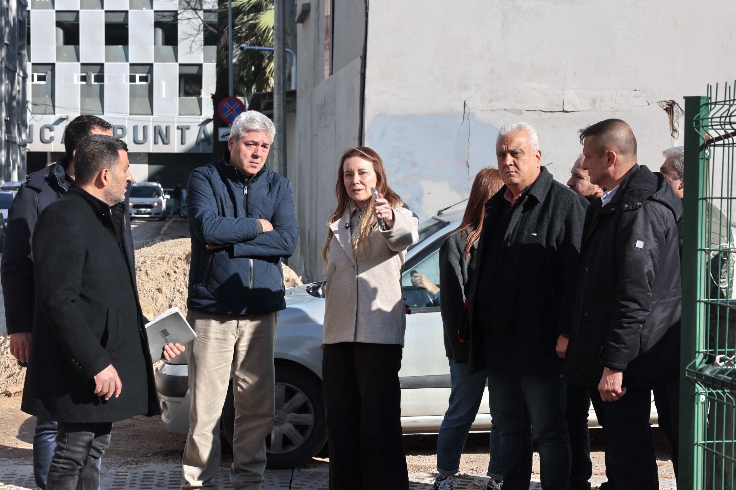 Konak Belediyesi, altyapı çalışmaları tamamlanan Alsancak sokaklarında yol ve kaldırım