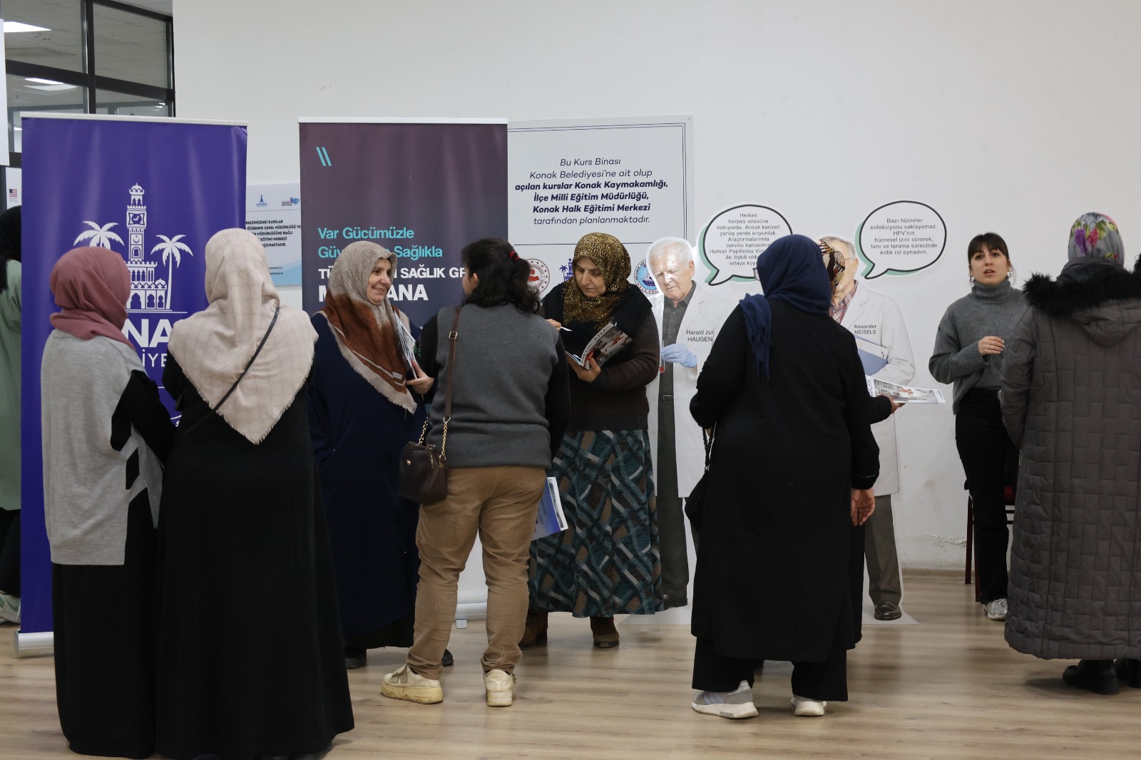 Konak Belediyesi ve Medicana iş birliğiyle düzenlenen farkındalık çalışmasında HPV