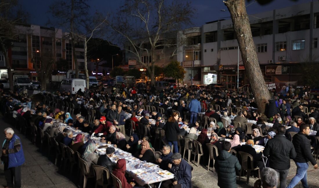 Efeler Belediye Başkanı Anıl Yetişkin, Ramazan ayı boyunca ilçenin farklı