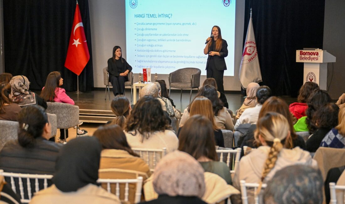 Bornova Belediyesi ev sahipliğinde düzenlenen panelde çocuğa yönelik şiddet çok