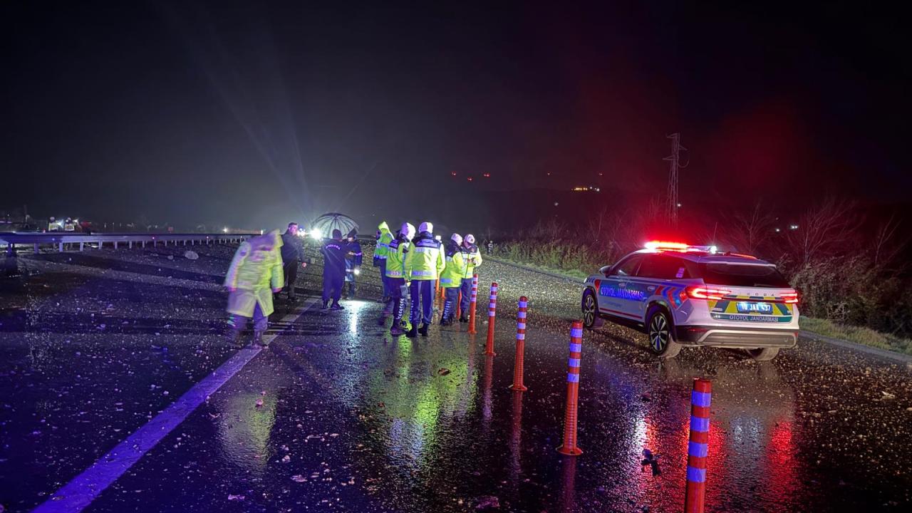 Balıkesir 9. Ana Jet Üssü’ne ait F-16 savaş uçağı gece