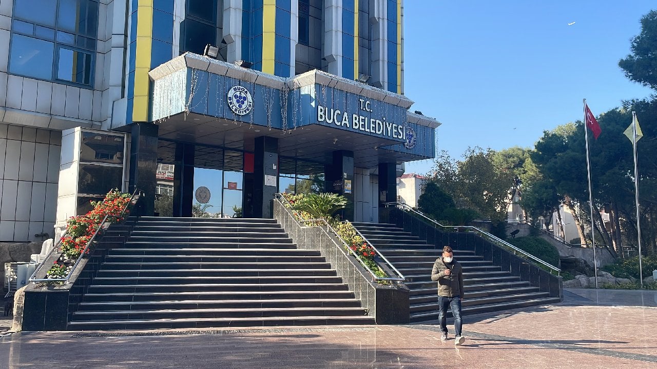 CHP İzmir İl Başkanlığı, belediyelere yönelik yürütülen süreçlere tepki için