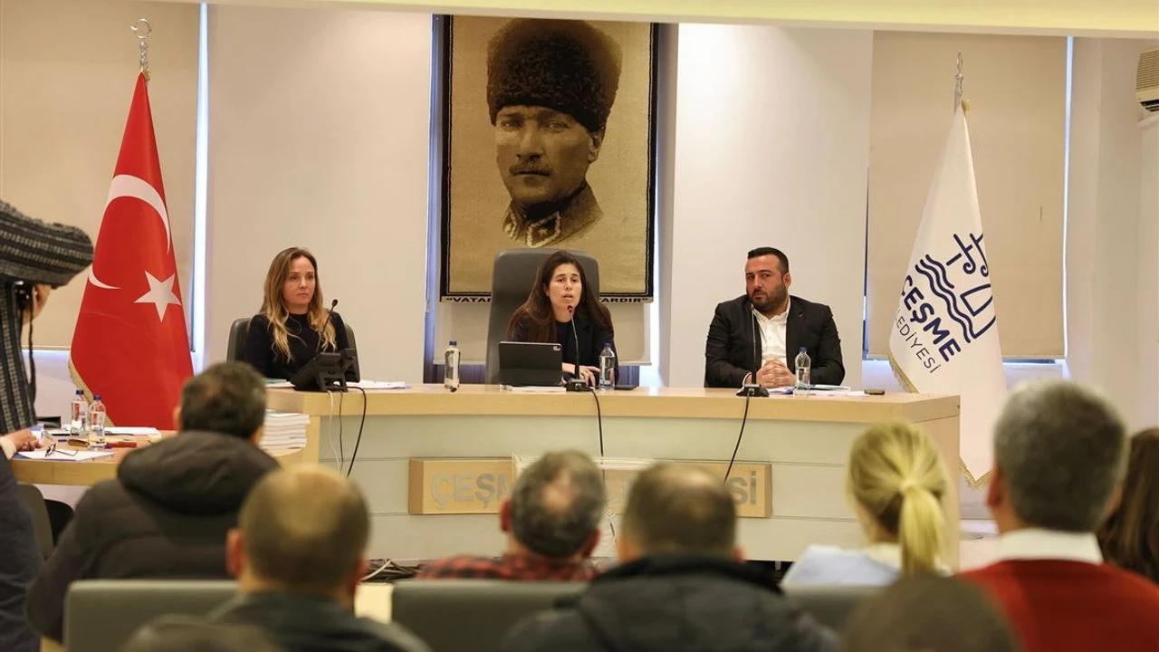 Çeşme Belediyesi Meclisi’nde, Alaçatı’daki 17 dönümlük belediye arazisinin Alataş şirketine