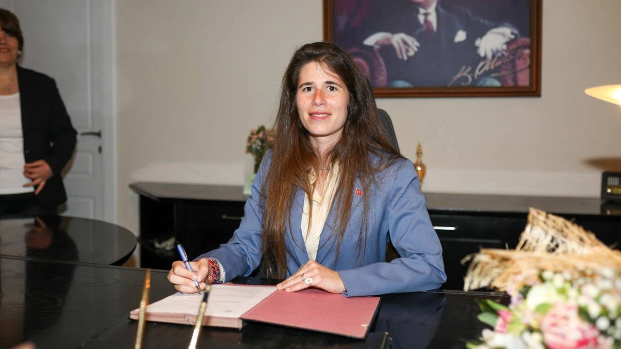 Ünlülere yönelik uyuşturucu soruşturması kapsamında “şüpheli” sıfatıyla ifadeye çağrılan Çeşme