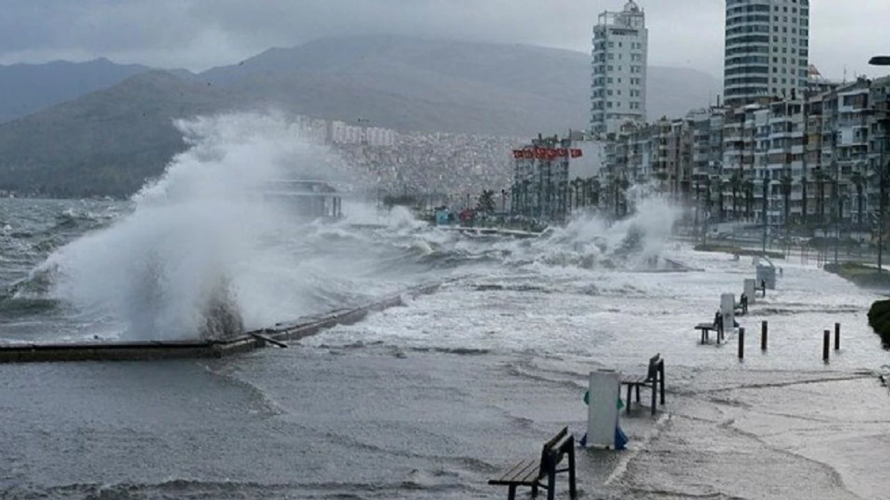 Meteoroloji Genel Müdürlüğü, İzmir için kuvvetli rüzgar ve fırtına uyarısı