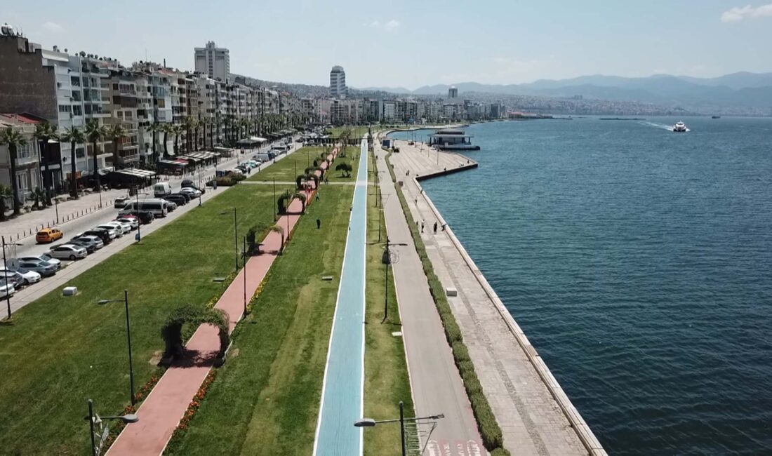 İzmir Büyükşehir Belediye Başkanı Cemil Tugay, Kordonboyu’nun altına otopark yapılması