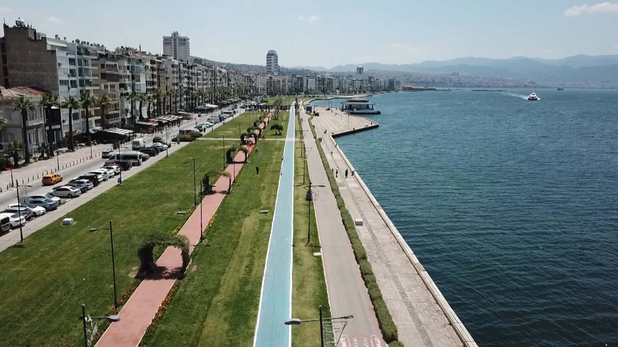 İzmir Büyükşehir Belediye Başkanı Cemil Tugay, Kordonboyu’nun altına otopark yapılması