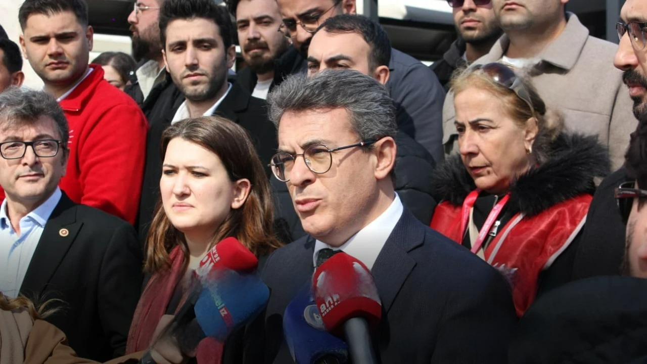 İzmir Barosu’nun önceki dönem başkan ve yönetim kurulu üyelerinin, Anayasa