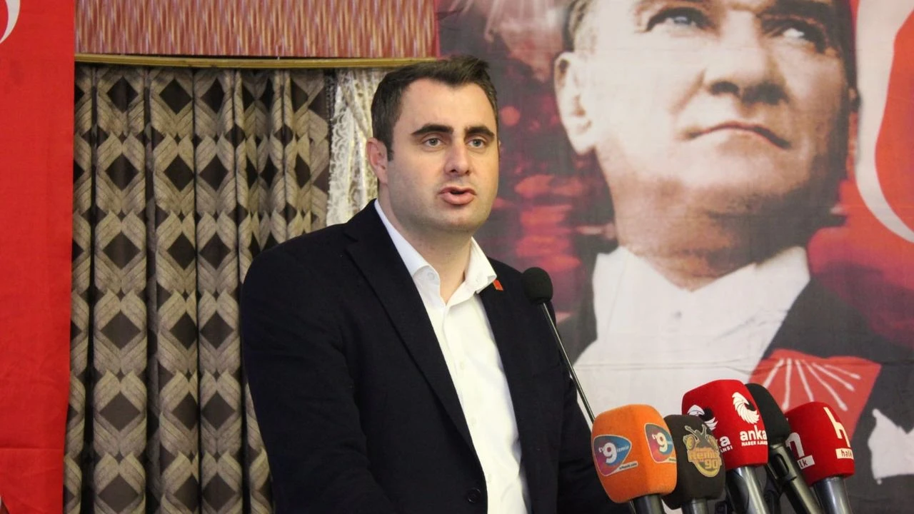 CHP İzmir İl Başkanı Çağatay Güç, Ödemiş’te çiftçilerle buluşarak tarımda