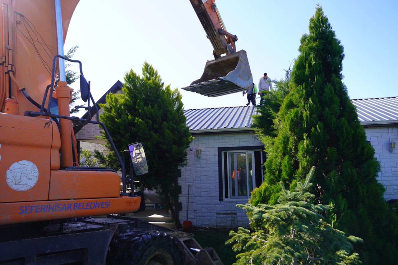 Seferihisar Belediyesi, tarım arazileri üzerinde ve yasal mevzuata aykırı şekilde